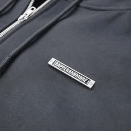 Thumbnail Áo Khoác Hoodie DAPPERANDMORE Metal Zipped Vải Nỉ Chân Cua 100% Cotton Phối Tag Kim Loại - Grey 4