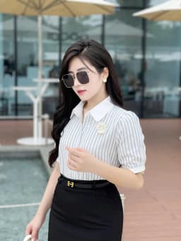 Thumbnail Áo sơ mi nữ kẻ ngắn tay cổ đức cài hoa  chất vải nhập Hàn Evalover 2