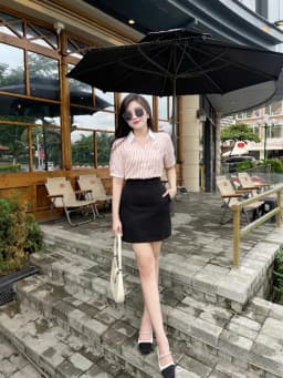 Thumbnail Áo sơ mi nữ kẻ ngắn tay cổ đức cài hoa  chất vải nhập Hàn Evalover 3