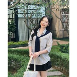 Thumbnail Áo sơ mi nữ Twentyfive dáng rộng ngắn tay họa tiết kẻ cổ thủy thủ thắt khăn choàng 4682M 3