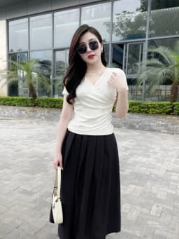 Thumbnail Áo Thun Nữ Kiểu Cổ Tim Nhún Eo Dáng Ôm Chất Vải Mềm Mịn Co Giãn 4 Chiều Evalover 3