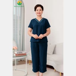 Thumbnail Bộ lanh trung niên mặc mùa hè Việt Thắng quần lửng, áo cộc tay cổ V thêu họa tiết - B26.5093 1