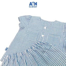Thumbnail Bộ quần áo ngắn bé gái họa tiết Kẻ sọc xanh linen cotton - AICDBGKTI3OG - AIN Closet 2
