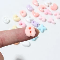 Thumbnail Charm Chữ Cái Trang Trí nhiều mầu sắc Mũ Bảo Hiểm, Ốp Lưng , làm đồ DIY, trang trí dép (Kèm Keo Dán) 1