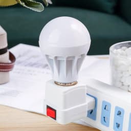 Thumbnail Chuôi đèn E27 Yeelight có công tắc tiện lợi phích cắm 2 chấu 2