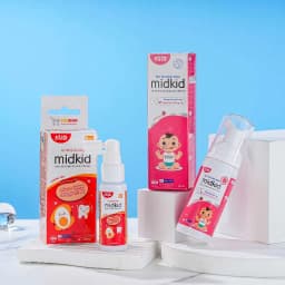 Thumbnail Combo Xịt chống sâu răng Midkid vị táo + Bọt tập đánh răng vị dâu - Tặng Bàn chải U hình thú ngẫu nhiên + Sticker 1