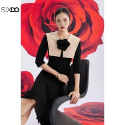 Thumbnail Đầm đen bút chì tay lỡ phối vạt SIXDO (Black Woven Pencil Dress With Flower) 3