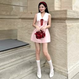 Thumbnail Đầm sát nách màu hồng phối cổ sơ mi viền ren đính nơ dáng ngắn SERENA - Simple Twist 1