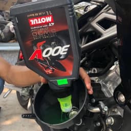 Thumbnail Dầu Nhớt Xe Moto Motul 300V 5w30 Tem 1 lớp 1L 4