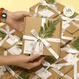 Thumbnail Hộp Quà Xanh Chất Liệu Giấy Kraft Thích Hợp Dùng Để Tặng Quà Người Thân, Tăng Sự Tinh Tế Và Tấm Lòng Của Người Gửi 3