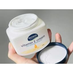 Thumbnail Kem Dưỡng Ẩm Sáng Da Vitamin E Redwin Cream Úc 300g 330g giúp da mềm mịn 4