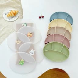 Thumbnail Khay Ăn Dặm 4 Ngăn Hình Oval KidsWorld Chất Liệu Silicon Cao Cấp Có Đế Hít Chống Đổ Cho Bé 1