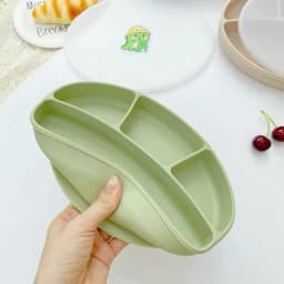 Thumbnail Khay Ăn Dặm 4 Ngăn Hình Oval KidsWorld Chất Liệu Silicon Cao Cấp Có Đế Hít Chống Đổ Cho Bé 3