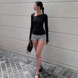 Thumbnail làminapparel - SLANTED V-NECK LONG SLEEVE TOP 1