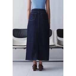 Thumbnail LIBÉ WORKSHOP - Chân váy denim dáng dài xẻ tà thân trước màu xanh dương đậm 2