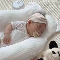 Thumbnail Moyuum Núm ti silicone cho bé, tặng kèm hộp đựng tiện lợi 4