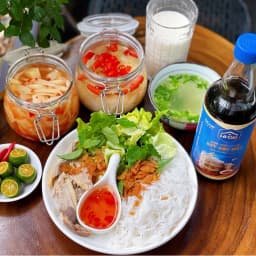 Thumbnail Nước mắm truyền thống Lê Gia- Cốt đặc biệt can 2L 3
