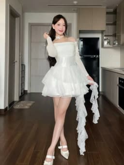 Thumbnail Richie Dress Wonderhouse Đầm trễ vai tay dài dáng xòe tua rua chất vải dày dặn dự tiệc, dạo phố sang trọng 4