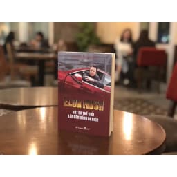 Thumbnail Sách - Elon musk- Đặt cả thế giới lên bốn bánh xe điện 2