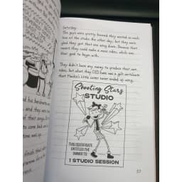 Thumbnail Sách Ngoại văn: Diary Of A Wimpy Kid: Diper Överlöde (Book 17) 2