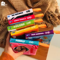 Thumbnail Sách vải cho bé sơ sinh 0 đến 12 tháng, an toàn tuyệt đối, kích thước 12x11cm, 8 mặt sột soạt. MẪU MỚI 2