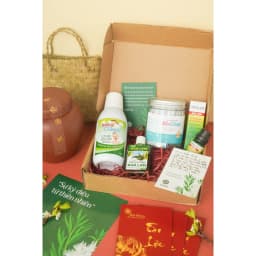 Thumbnail Set quà tặng cho bé "Yến hạnh" - Dầu khuynh diệp, Tinh dầu tràm Huế, Nước tắm thảo dược, gạc rơ lưỡi 3