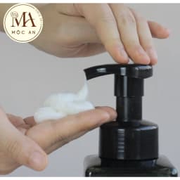 Thumbnail Sữa Tắm Thảo Mộc Tinh Dầu Tràm Gió Mộc An Chiết Xuất Tự Nhiên, Kháng Khuẩn Tốt Ngừa Cảm Lạnh 251g 2