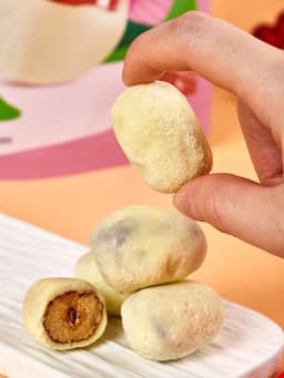 Thumbnail Táo Đỏ Tân Cương Bóc Vỏ, Tách Hạt Tốt - Sữa Bọc Táo Đỏ Hạt Hạnh Nhân 4