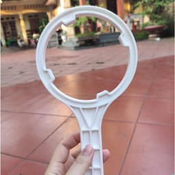 Thumbnail Tay Vặn Cốc Lọc Nước Máy RO 10 inch Tay Gông Vặn Tháo Cốc Lọc Nước 3