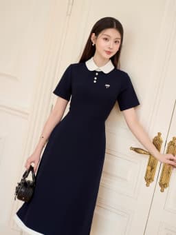 Thumbnail Váy nữ dáng dài cổ sen ngắn tay phối viền trắng đính cúc ngọc và nơ đá trang trí YAME YV620 3