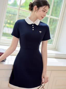 Thumbnail Váy nữ dáng ngắn cổ sen ngắn tay phối viền trắng đính cúc ngọc và nơ đá trang trí YAME YV626 3