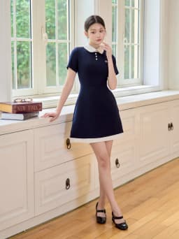 Thumbnail Váy nữ dáng ngắn cổ sen ngắn tay phối viền trắng đính cúc ngọc và nơ đá trang trí YAME YV626 4