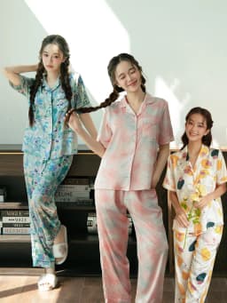 Thumbnail VIBES Đồ bộ Pijama dài Lụa Latin Piglet x Cloudy x Jardin Long Py Set 1