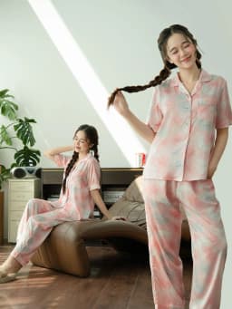 Thumbnail VIBES Đồ bộ Pijama dài Lụa Latin Piglet x Cloudy x Jardin Long Py Set 2