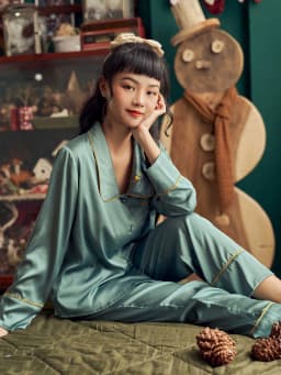 Thumbnail VIBES Đồ bộ Pijama dài tay Lụa trơn cao cấp Emma Long Sleeve Py Set 4