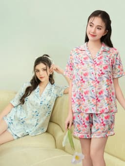 Thumbnail VIBES Pijama ngắn Lụa gấm họa tiết hoa nhí Lucie Py Set 1