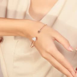 Thumbnail Vòng Tay CRRJU 003 Trang Trí Hình Trái Tim Đính Kim Cương Gỉa Thời Trang Đáng Yêu 4
