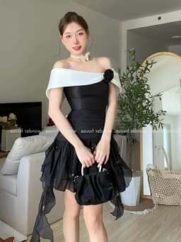Thumbnail Wonderhouse Suri Dress Đầm trễ vai phối trắng xếp ly dự tiệc dạo phố nữ tính 3