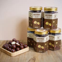 Thumbnail XOCODAY - Sô cô la Đen bọc hạt Macca - Hủ 160g - Heyday Cacao - Vị đắng dịu của Chocolate kết hợp hạt macca béo thơm 1
