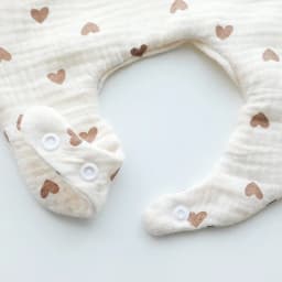 Thumbnail Yếm Tròn Hình Hoa Xô Muslin Siêu Mềm, Mịn Cho Bé Từ Sơ Sinh Đến Khi Ăn Dặm 4
