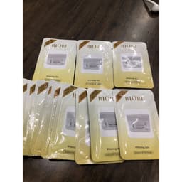 Thumbnail (Dạng gói date 5/2025) Kem Dưỡng Trắng Da Mặt Ban Đêm Ngừa Lão Hóa Da RIORI HANA NIGHT CREAM 1.5g 1