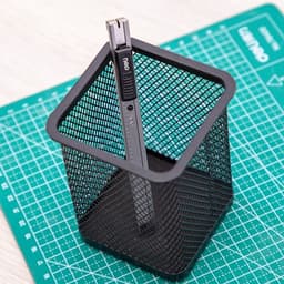 Thumbnail Dao Rọc Giấy Kim Loại Deli An Toàn, Tiện Dụng - Lưỡi Thép SK5 Sắc Bén, Siêu Bền, Dễ Dàng Thay Lưỡi 4