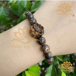 Thumbnail Vòng tay trầm hương hạt tròn mix hoa sen trầm Sánh Chìm mang bình an may mắn - Xưởng Mộc Việt 2