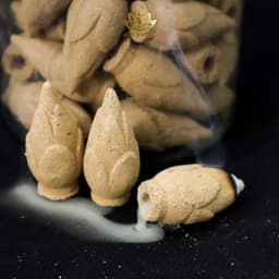 Thumbnail Nhang Nụ Trầm Hương Sạch Trầm Hương Tự Nhiên Organic 100Gram Đóng Hộp - MTH JEWELRY 4