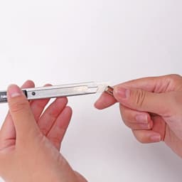 Thumbnail Dao Rọc Giấy Kim Loại Deli An Toàn, Tiện Dụng - Lưỡi Thép SK5 Sắc Bén, Siêu Bền, Dễ Dàng Thay Lưỡi 3