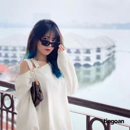 Thumbnail TINGOAN® - Áo len xù lệch vai dáng rộng trắng RUNAWAY SWEATER/WH 3