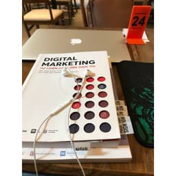 Thumbnail Sách Digital Marketing Từ Chiến Lược Đến Thực Thi 4