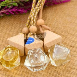 Thumbnail Vỏ chai tinh dầu treo xe Kobi dùng treo phòng, theo xe, treo tủ quần áo siêu tiện dụng 4