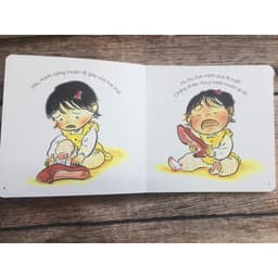Thumbnail Sách - Con muốn đi giày của mẹ - Phát triển trí não sớm cho trẻ từ 0 đến 2 tuổi 1