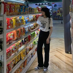 Thumbnail Quần Jeans Nữ Lưng Cao Ống Rộng Cá Tính 1